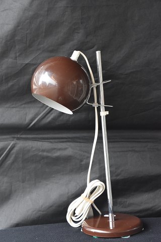 Brun bordlampe, kuglemodel