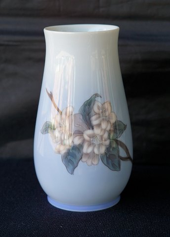 Bing & Grøndahl
Vase med Magnolia
250-5210