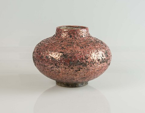 Design fra Andegaard 
Rødlig vase
Keramik