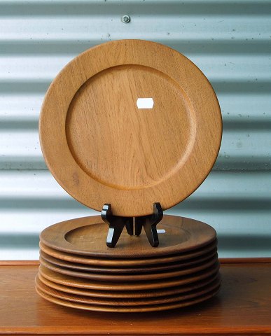 Dæktallerkener
i teak.