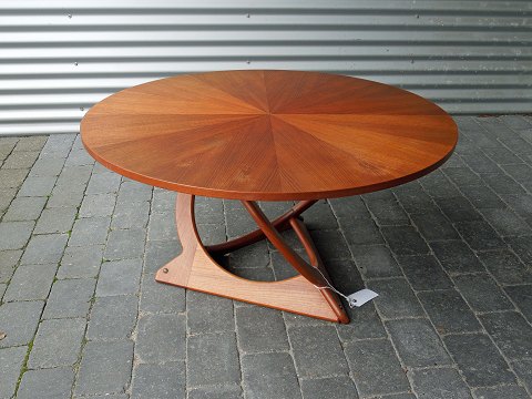 Søren Georg Jensen
Spejlskåret sofabord 
Teak