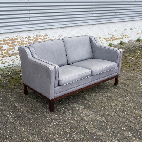 Dansk møbeldesign
Grå lædersofa