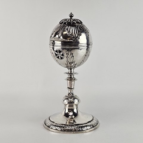 Røgelsesæg
Sølv 
21,5 cm