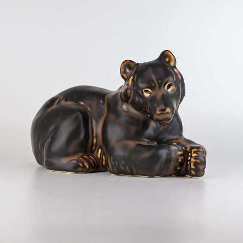 RC figur
520
brun liggende bjørn
21 cm