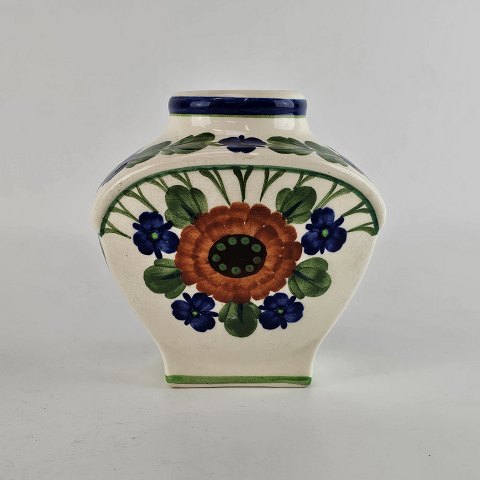 Aluminia
Vase
RC