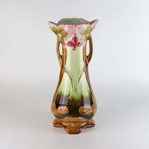 Høj vase
6084
Majolica
27,5 cm