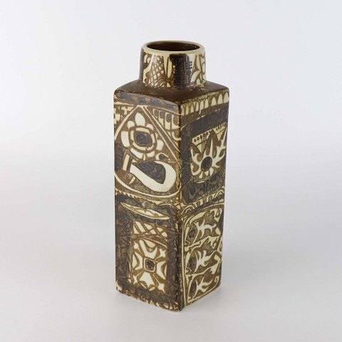 RC vase
3258
Baca
18,5 cm