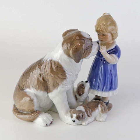 RC figur
351
Pige med Sankt Bernhard og hvalpe
16 cm