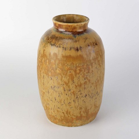 Vase i stentøj
16,5 cm