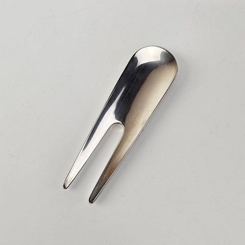 GJ
Golf pitchfork
Sterling