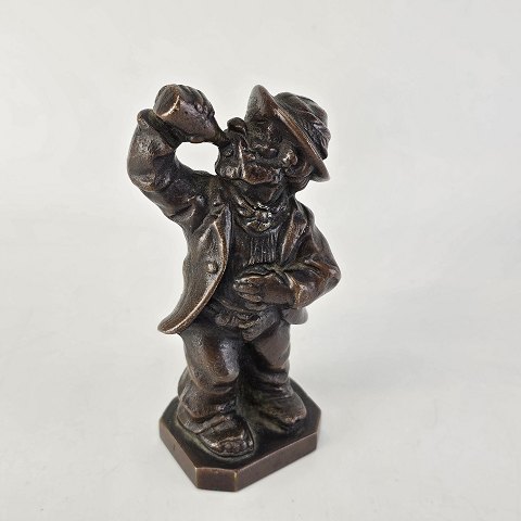 Bronze statuette
Den tørstige mand