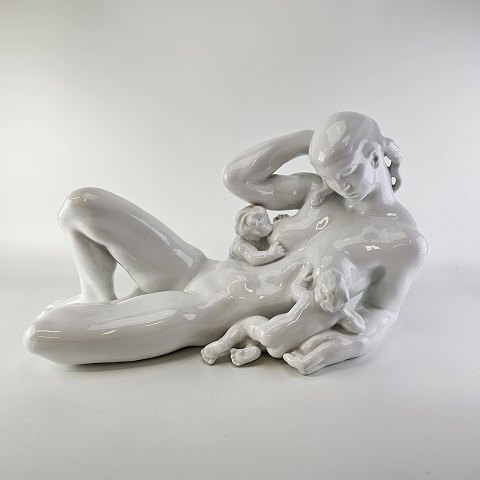 B&G figur 4055
Vandmoderen
51 cm