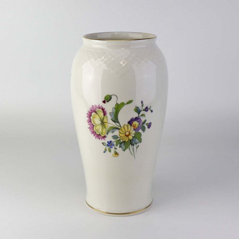 B&G vase
203
Saksisk blomst creme
25 cm