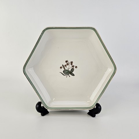 RC kantet skål
9794
Hjertegræs
18,5 cm