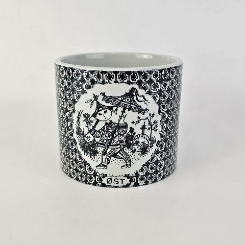 Bjørn Wiinblad skjuler
697
Sort Øst