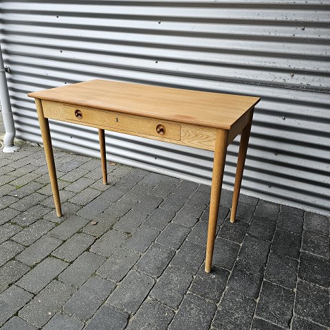 Skrivebord
Hans J. Wegner
RY 32