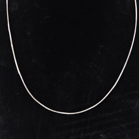 Halskæde 
8K hvidguld
50,5 cm