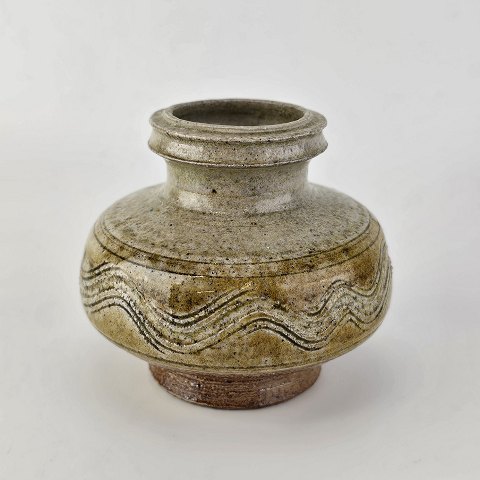 Nils HählerBrunlig vase