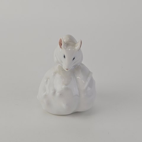 RC figurMus på kastanje5906