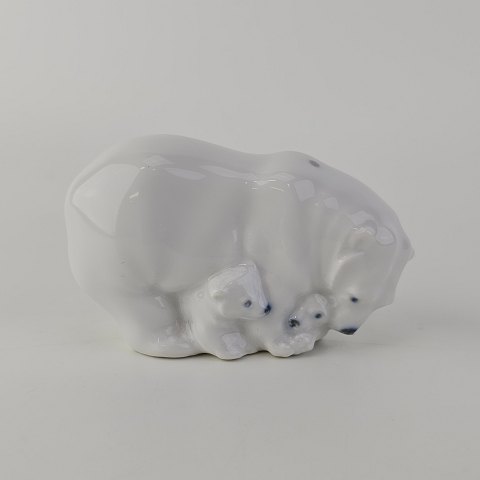 RC figurIsbjørn med unger4780