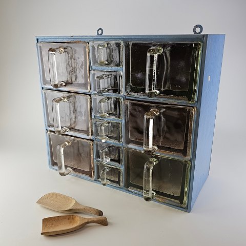 KrydderihyldeGlasskuffer34 cm