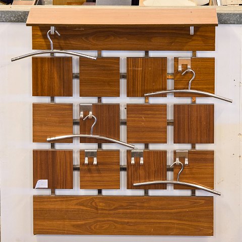 Stor knagerække i teak finer116 cm