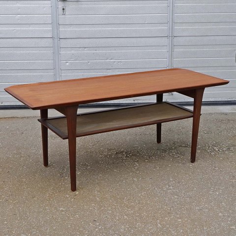 Sofabord med hyldeTeak129,5 cm
