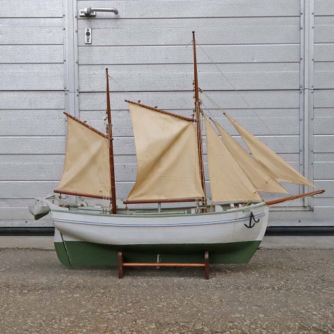 Sejlbåd model itræ96,5 cm