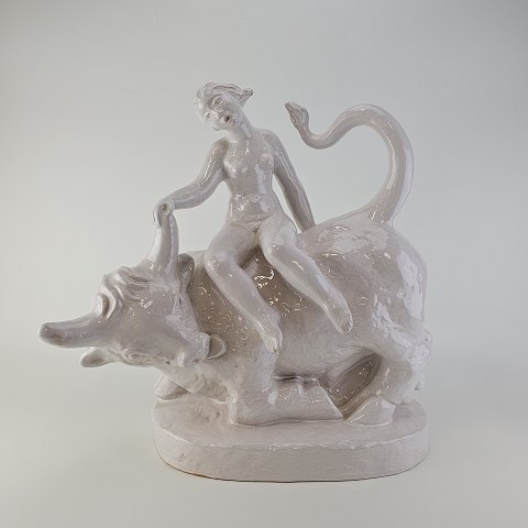 L. Hjorth figur 602Europa og Tyren37 cm