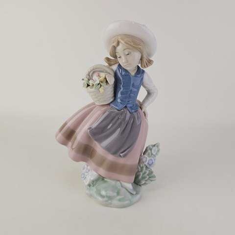 Lladro figurPige med blomster17 cm