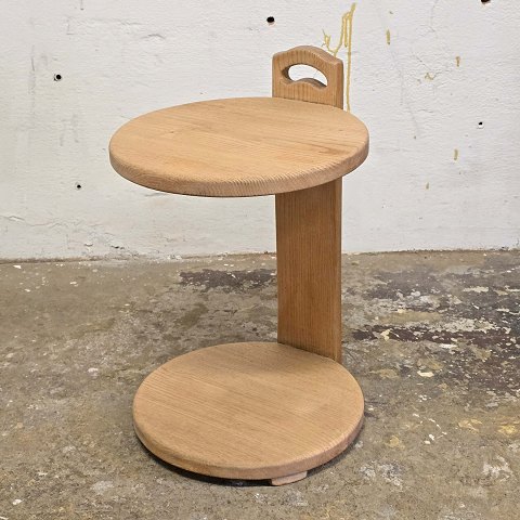 Sidebord i eg58,5 cm