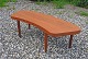 Dansk møbeldesign
Sofabord m/buet form
Teak