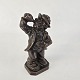 Bronze statuette
Den tørstige mand