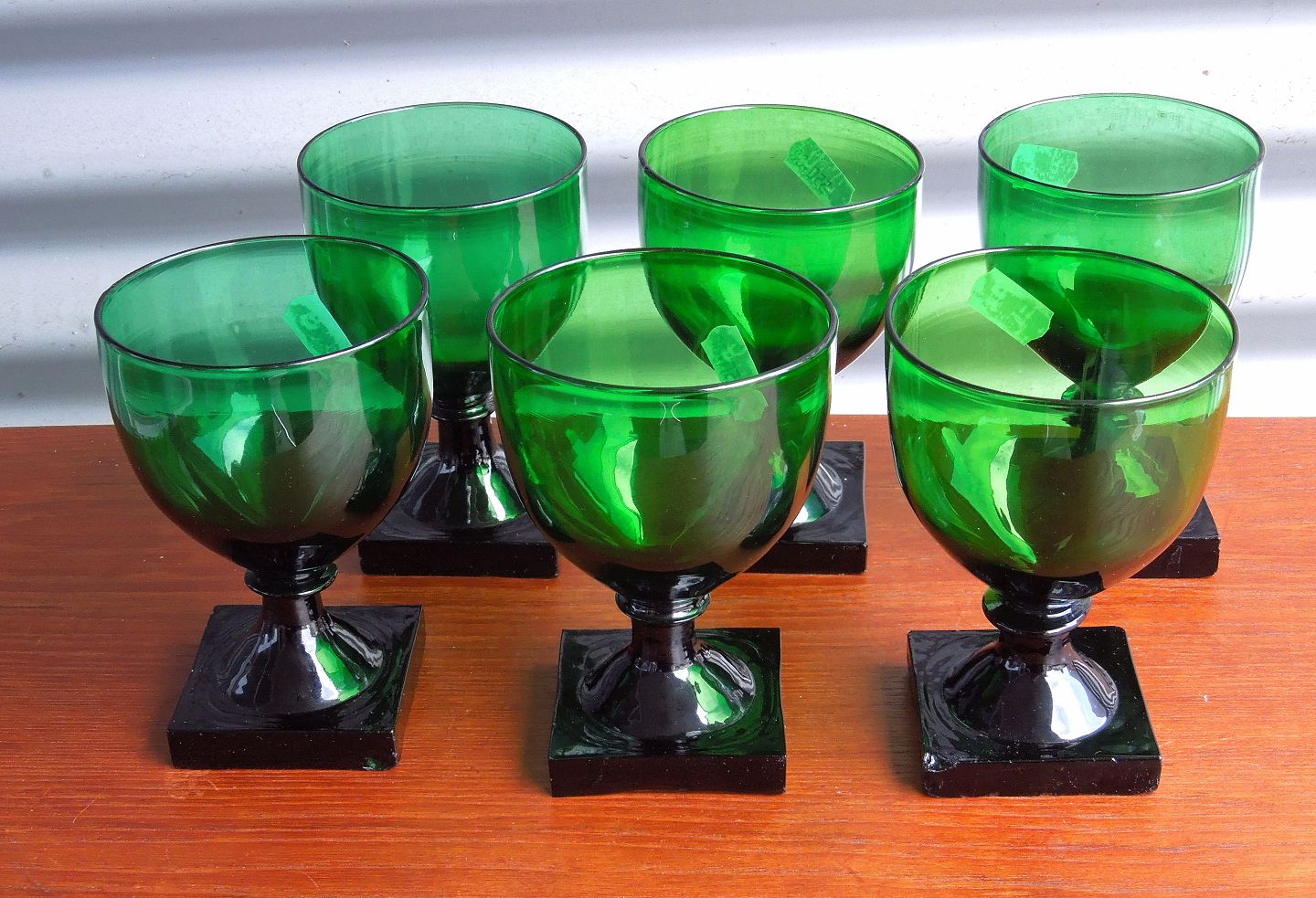 kunstner Rejse tiltale Jobtilbud Kinnerup Antik & Porcelæn - 2 Holmegaard Gorm den Gamle * grønne vinglas. *